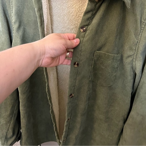 💚 Funkitribe Olive Corduroy Sherpa Button Down Shirt Sz L | Cozy Layering Piece - Picture 5 of 7